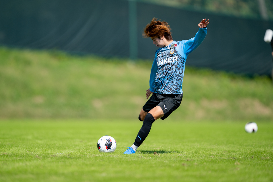 frontale_staff's tweet photo. U-21日本代表での活動を終え、大関友翔選手が無事にチームに合流。元気に汗を流しました。

オーゼキおかえり!

【広報】#frontale https://t.co/rerd62HYGd