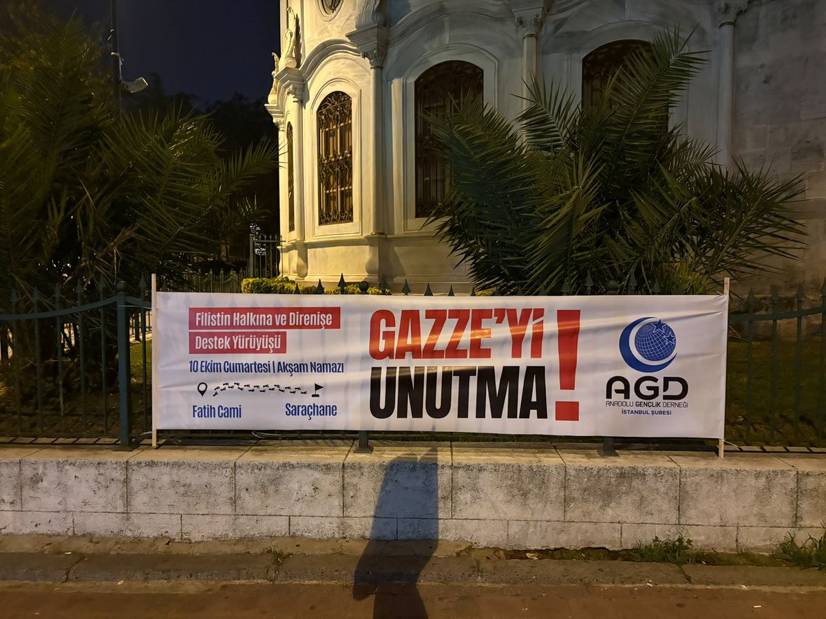 4fakulte's tweet photo. 🔻 GAZZE’Yİ UNUTMA!

Filistin halkına ve direnişe destek yürüyüşümüz için pankartlama çalışmamızı gerçekleştirdik.

🗓️10 Ekim Cumartesi - Akşam Namazına Müteakip

📍Fatih Camii’nden Saraçhane Meydanına yürüyoruz. https://t.co/gyKDgicuMz