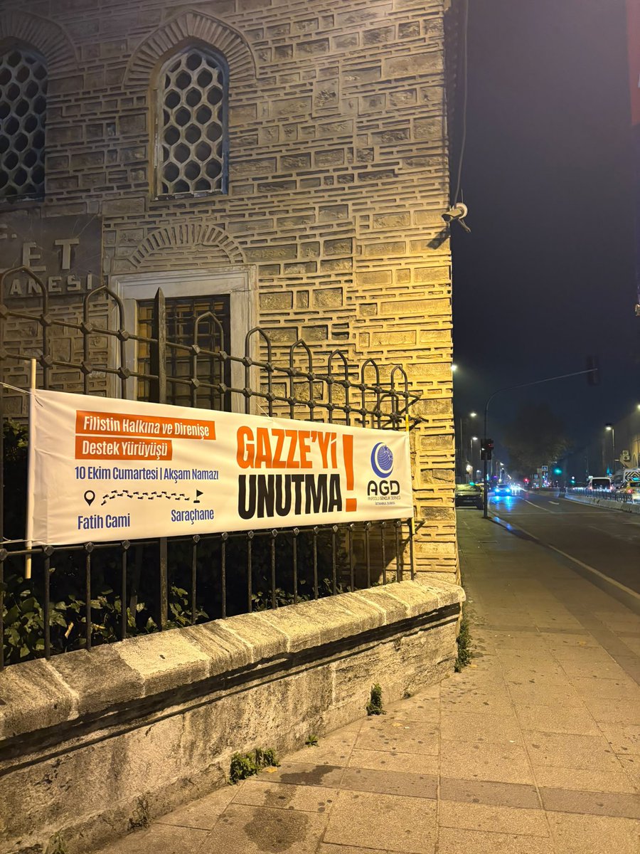 4fakulte's tweet photo. 🔻 GAZZE’Yİ UNUTMA!

Filistin halkına ve direnişe destek yürüyüşümüz için pankartlama çalışmamızı gerçekleştirdik.

🗓️10 Ekim Cumartesi - Akşam Namazına Müteakip

📍Fatih Camii’nden Saraçhane Meydanına yürüyoruz. https://t.co/gyKDgicuMz