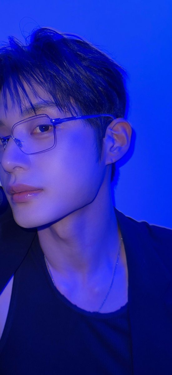 specialwizone's tweet photo. uhm the only correct answer is him: hot nerd pro max+++ https://t.co/Mj8BRJnssL