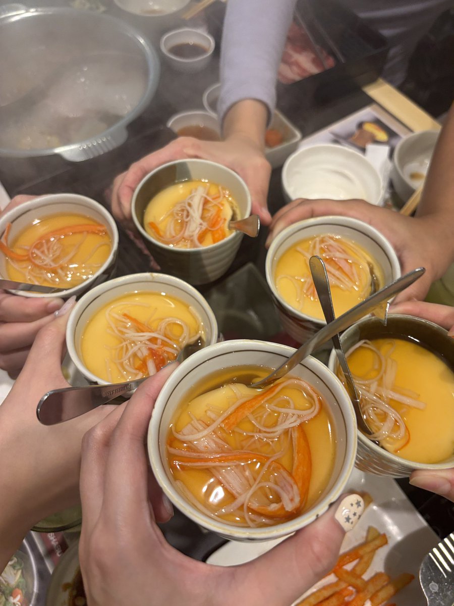 viewwrs's tweet photo. 🍲ชาบูบุฟเฟต์ Kagonoya ลด20% เมื่อมากินเซท699฿++ ถือว่าคุ้มมากก เซทนี้มีเนื้อท้อปวากิวและซูชิซาชิมิด้วย ไลน์ของทอด ของกินเล่นและขนมหวานเพียบ เมื่อวานไปกินกับที่ออฟฟิสคืออิ่มๆเลย ลดเฉพาะสาขา Mercury Ville ชิดลม และ Mega Bangna วันนี้-20ตุลาค่ะ✨ https://t.co/FVauYUb1gO