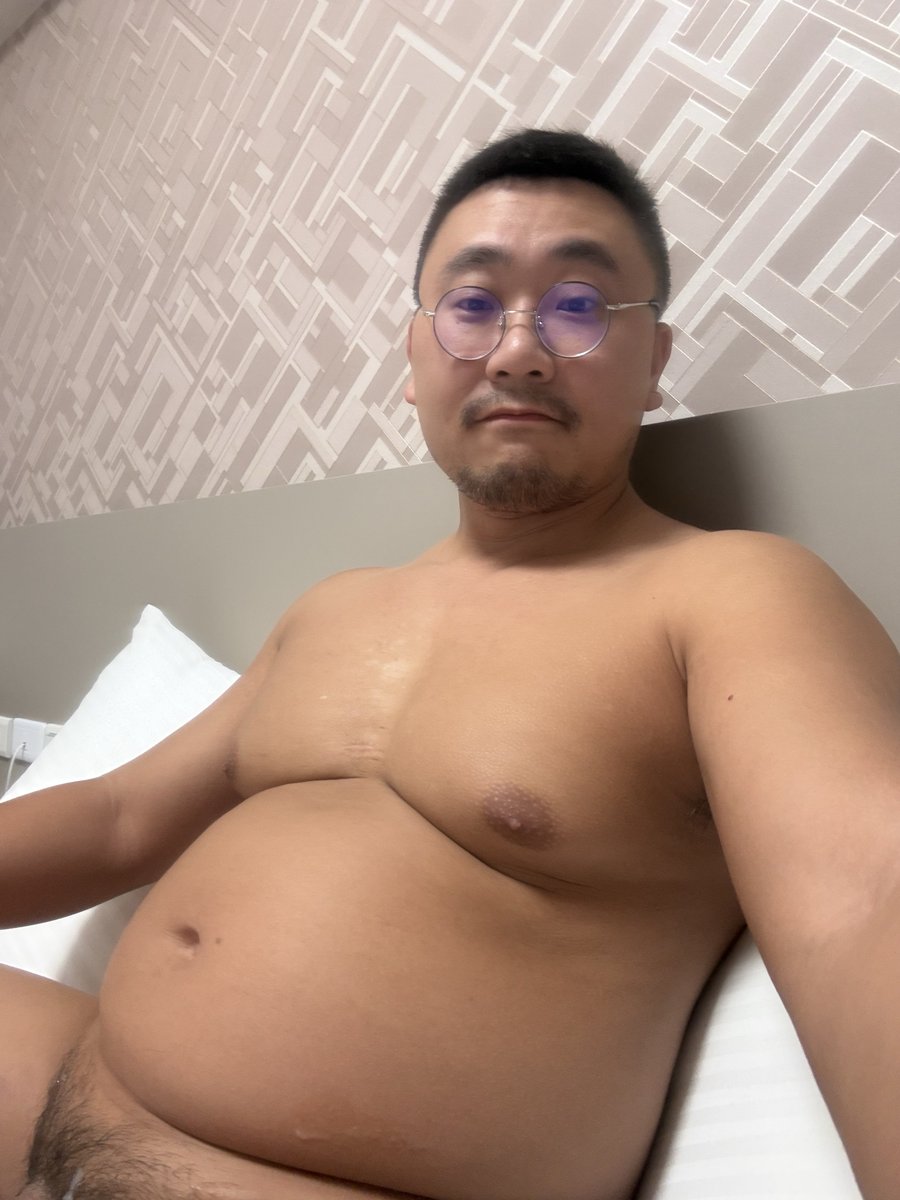 abcd19910209's tweet photo. 喜歡我的小肚肚嗎？ https://t.co/A6jaVMtyYD