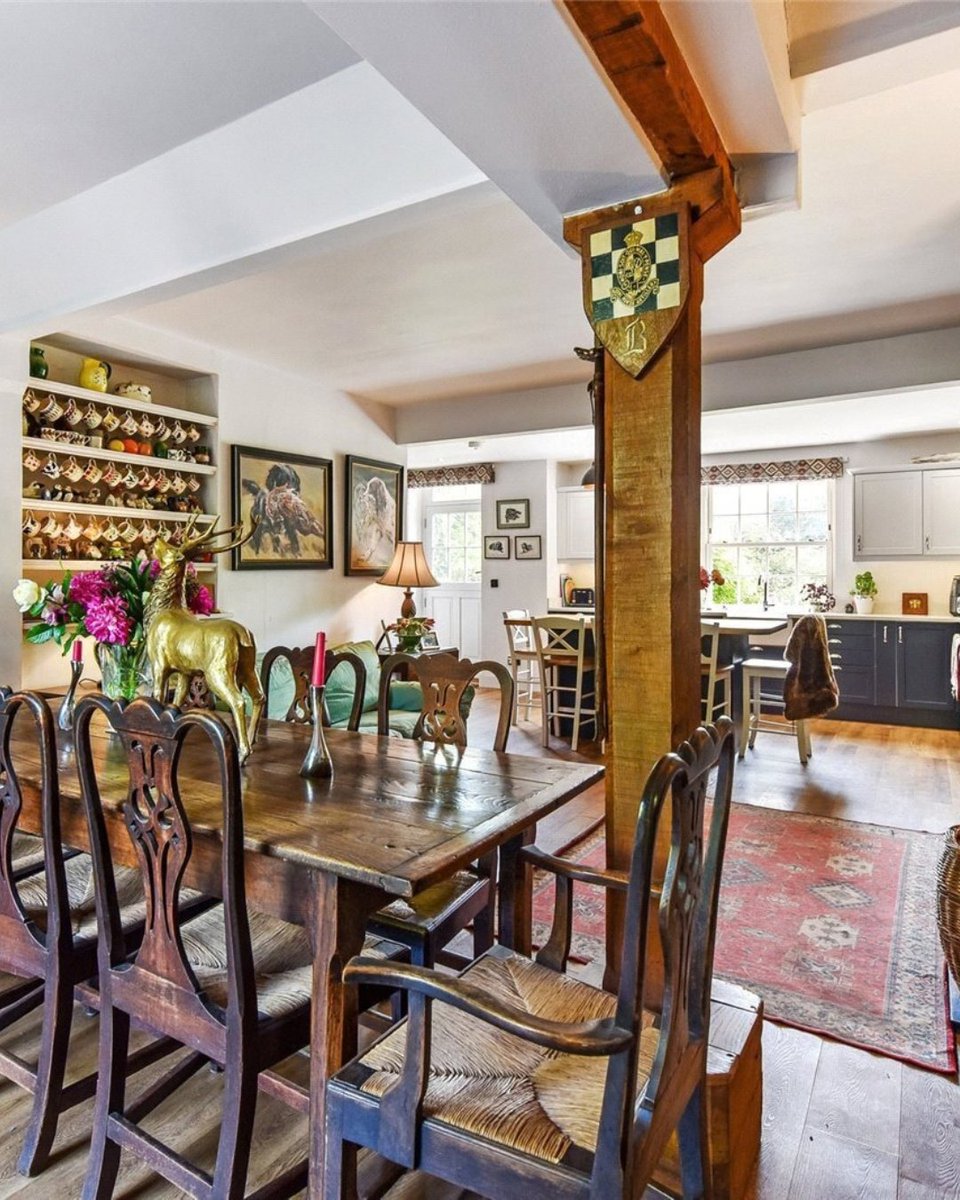 JacksonStops's tweet photo. Wildham House, Stoughton. A refurbished Victorian house in 7.69 acres of the South Downs, with woodland, paddocks, a heated pool and views to Lambdown Hill. Guide price £1,895,000.

https://t.co/PuiPdT24hH

#jacksonstops #southdowns https://t.co/HyE0Ra1K8s