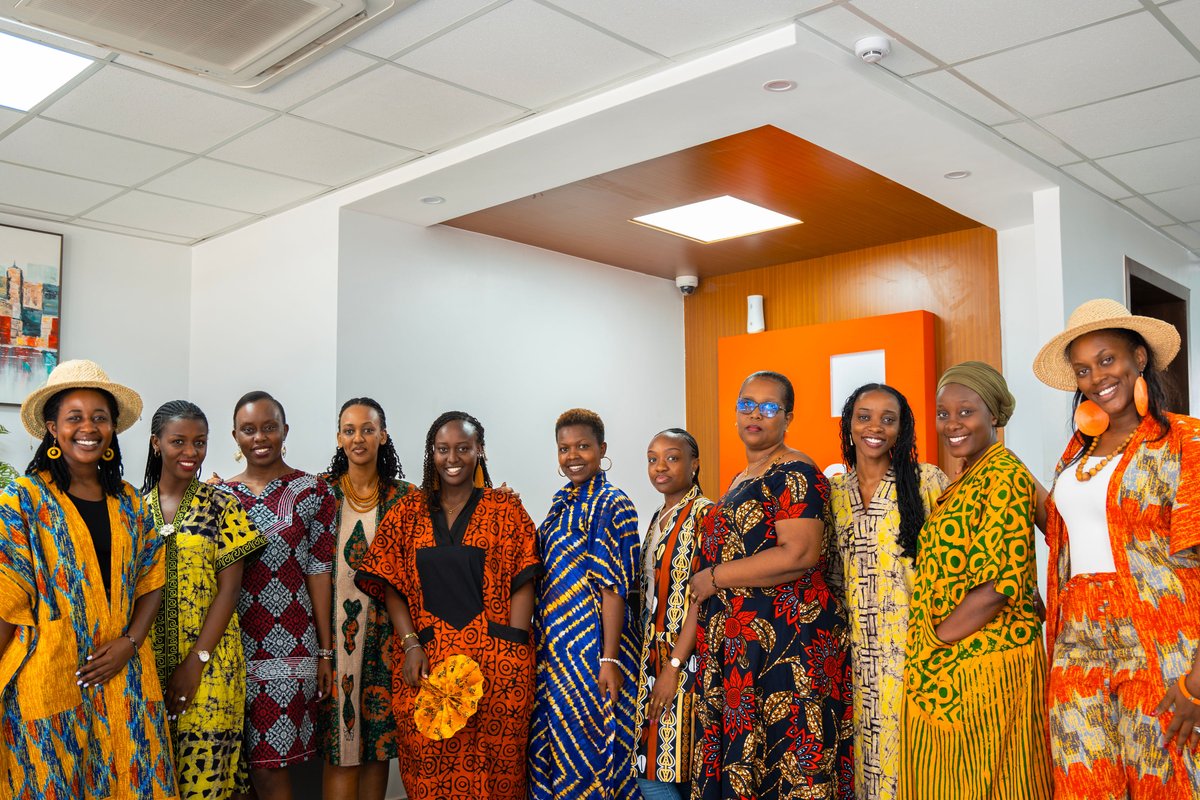 GTBankRW's tweet photo. Customer Service Week, the African way!
#customerserviceweek https://t.co/L8OLjTF9jY
