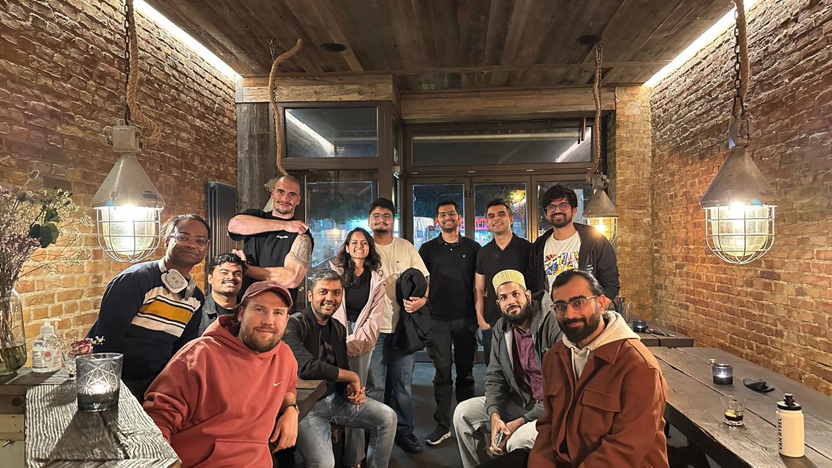 SantoshYadavDev's tweet photo. NextAppDevCon 2026 is a wrap! π
Time to head back home. It was great meeting all my friends, see you all next time π
#NextAppDevCon https://t.co/mXcnX1Dcuq