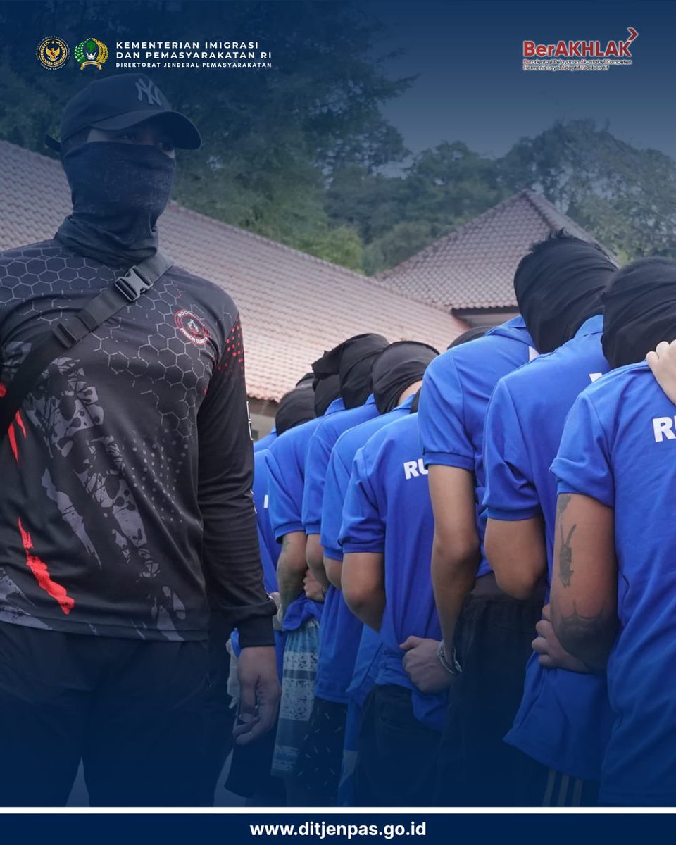 DITJEN_PAS's tweet photo. Sebanyak 313 Warga Binaan berisiko tinggi dipindahkan ke Nusakambangan sebagai langkah penguatan keamanan dan pembinaan yang lebih ketat. https://t.co/ztz0F9DM0Z