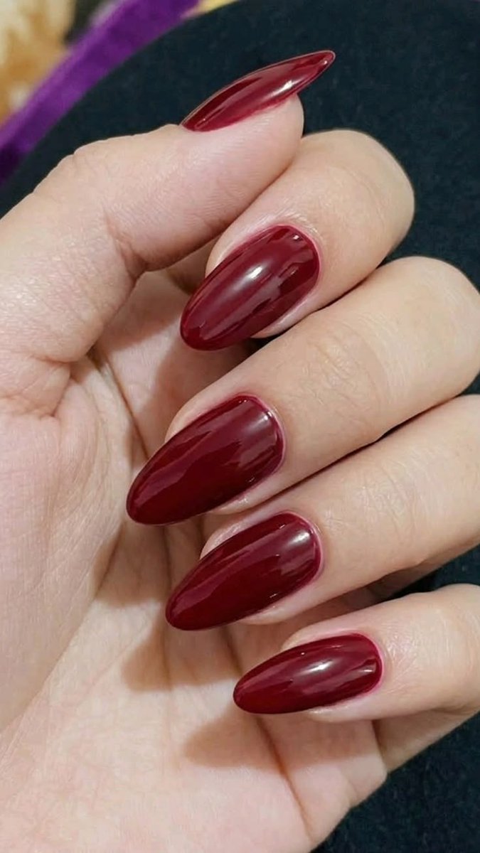 whysosmalllll's tweet photo. Something in red https://t.co/Z04QriYznM