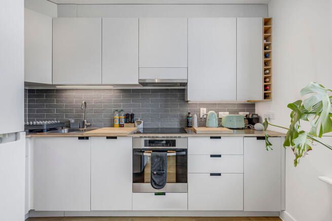 LookProperty's tweet photo. FOR SALE 🏡

Vivian Road, E3 📍

£500,000 💷

- Stylish apartment
- Close to Victoria Park
- 2 bedrooms
- 1st floor
- Converted Victorian pub
- High Ceilings
- Large sash windows
- Contemporary fitted kitchen
- Luxury bathroom
- Wooden floors throughout 

https://t.co/lGWmgAPfkd https://t.co/K3bVEcpsfI