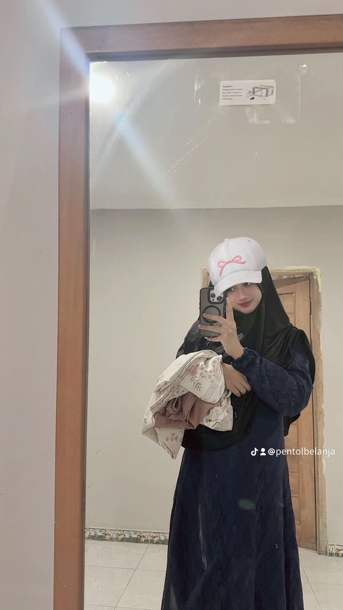 Nialidyap's tweet photo. ada yg suka femboy berhijab kah 😶 #cder #cderhijab #crossdressser #sexy #sissy #transgender #femboy #femboyhijab #shemale #waria #croshijaber #crosshijaber https://t.co/qT01C0TQIv