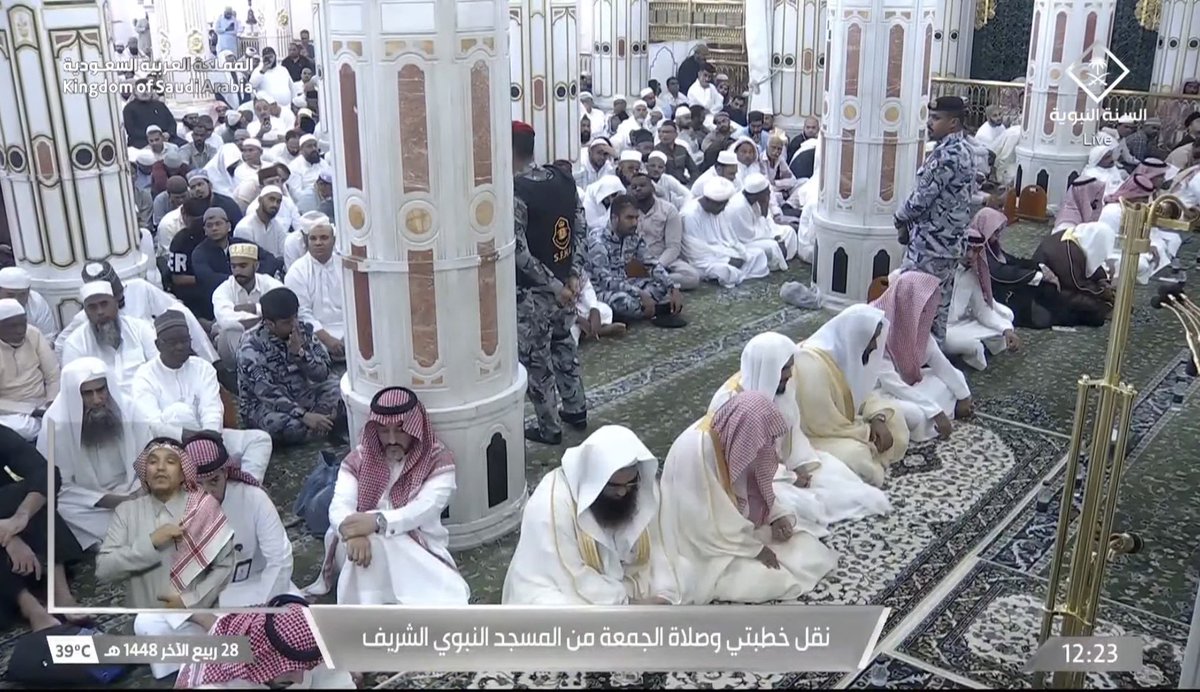 b_vg80's tweet photo. حضور ائمة المسجد النبوي لخطبة الجمعة اليوم 28 ربيع الاخر 1448هـ https://t.co/zjZvfPNz9e
