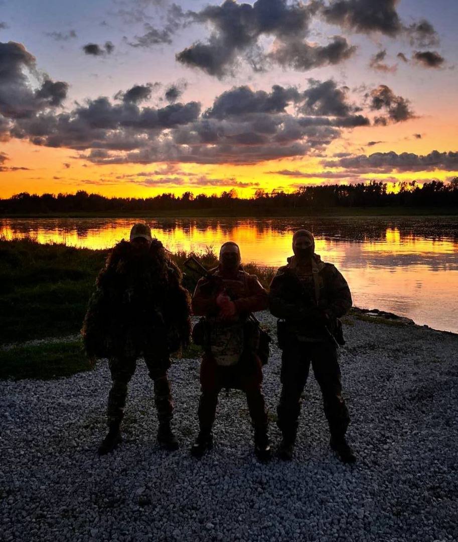 aleksthgrt's tweet photo. Narva's famous "Green Men" could liberate Tallinn at any moment.🇷🇺😎💯 https://t.co/OBwwwOMN1G