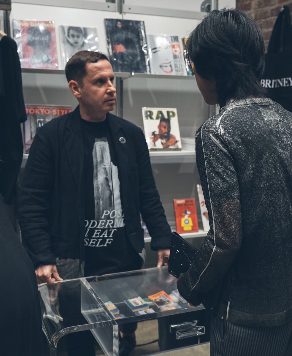 Zer0Books's tweet photo. Some images from the US launch of 'Torn: Fashion and Postmodernism', held @DoverStMarket New York 🔥 

https://t.co/axxVt9y1w4 https://t.co/swdyZx64Xm