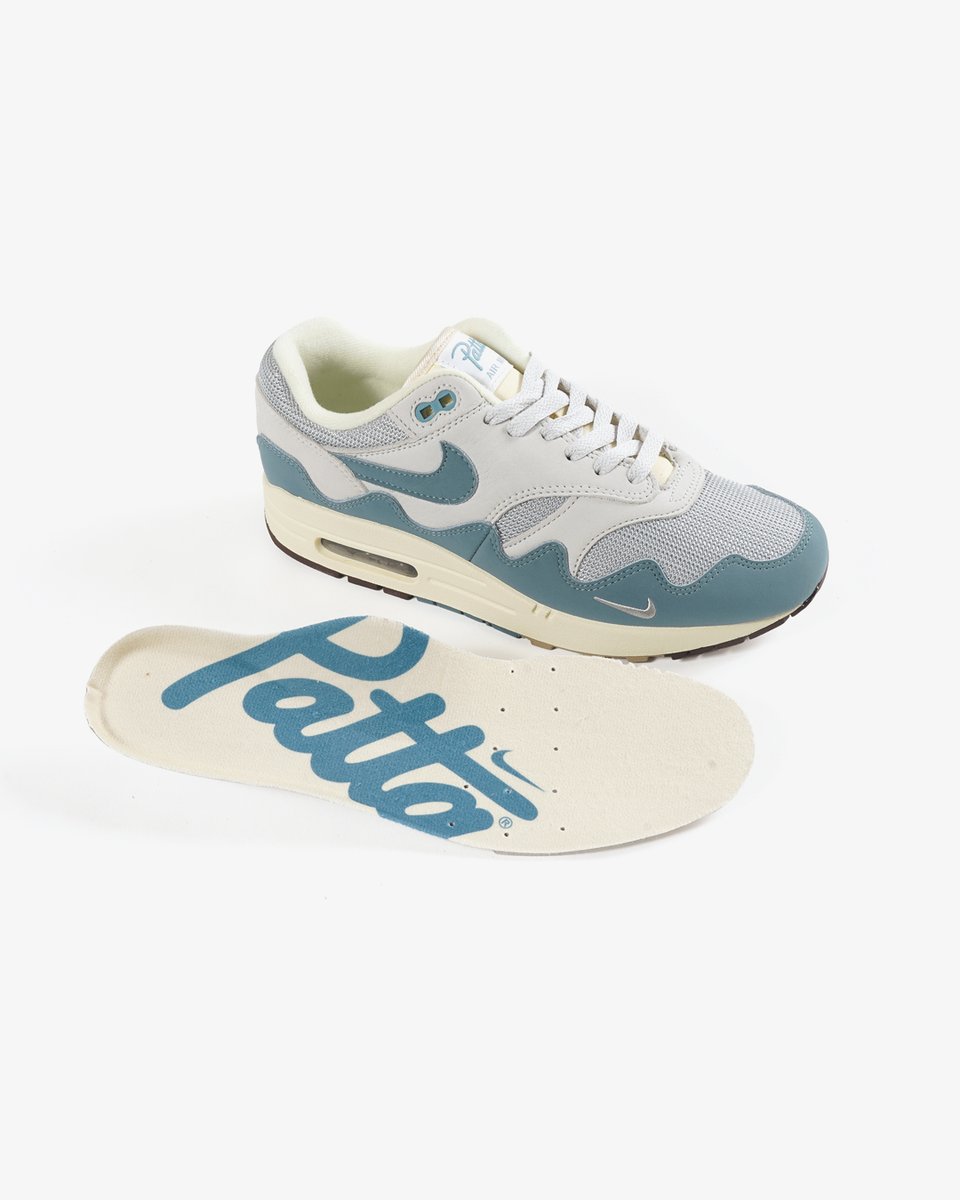 KicksLab_jp's tweet photo. 【 New Arrivals l 新入荷 】NIKE l "AIR MAX 1 PATTA" l METALLIC SILVER/NOISE AQUA/MONARCH/PURE PLATINUM l Available in Store and Online Store. #KICKSLAB #キックスラボ

商品ページはこちら▼
https://t.co/mIt5jmbu38... https://t.co/ZN4bGERa4X