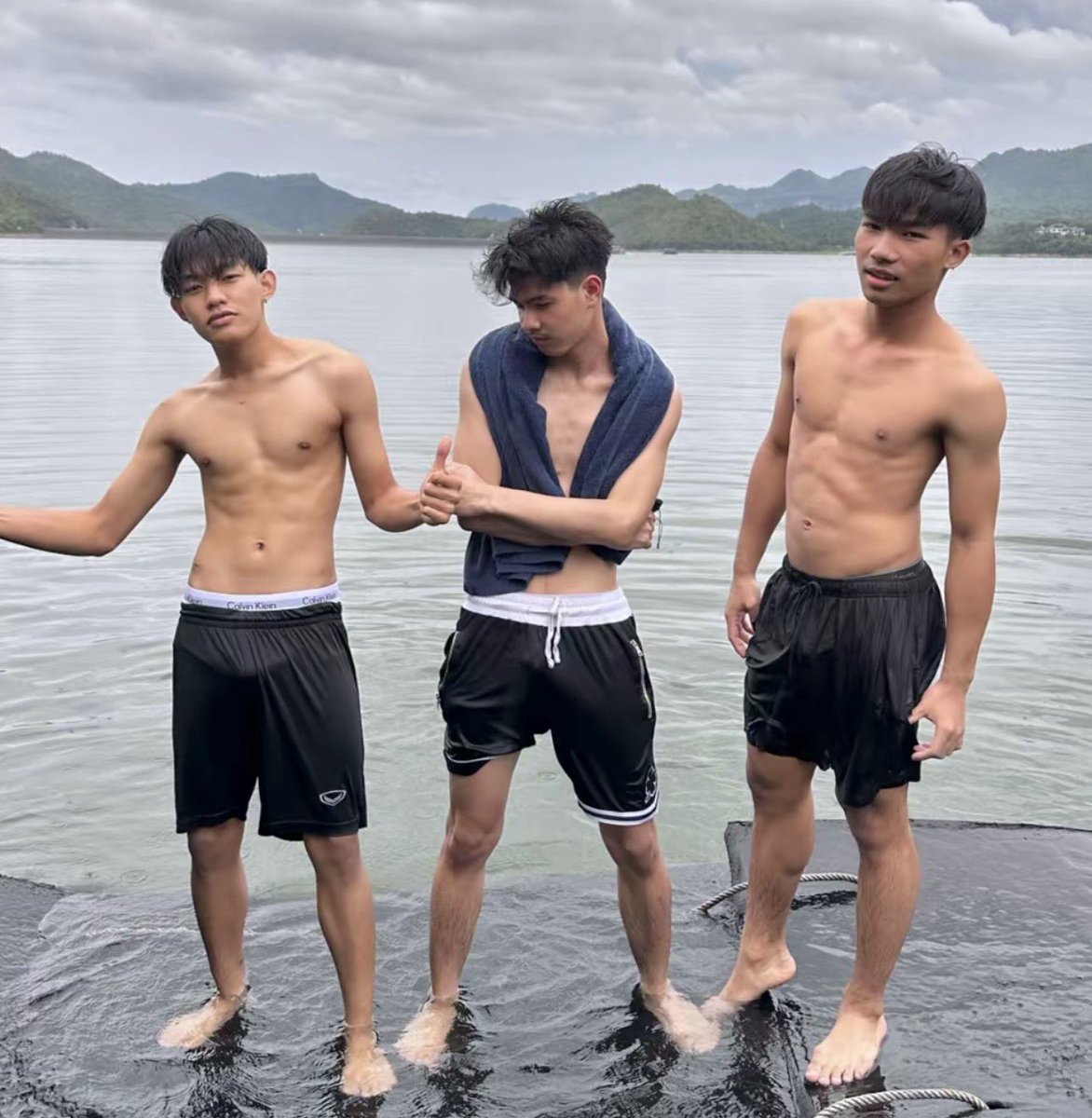 cuteguy_boy's tweet photo. 😍😍😍 https://t.co/xaqh6sA5Ob