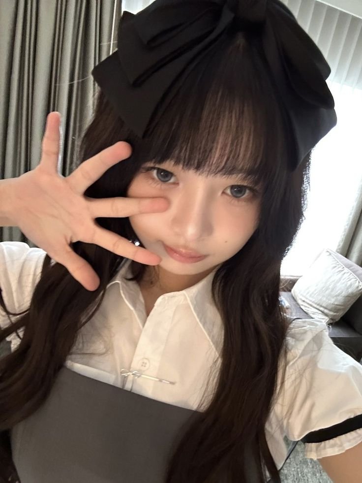 REILOV_GIRL's tweet photo. 오늘은 다섯살이 되고싶은 날이에요💓

당신에게 어리광부려도 되는 그런 나이..💗

당신에게 안겨서 길거리를 걸어도 귀여운 딸로 보이는 그런 나이💗

그런 나이에 저도 사랑해주는 당신에게

저는 더 빠지겠어요💗

그러니 내빼지 말고 받아줘요💓

레이 어리광말이에요💗

#연능 #야상극 https://t.co/a3JSRFbGR4