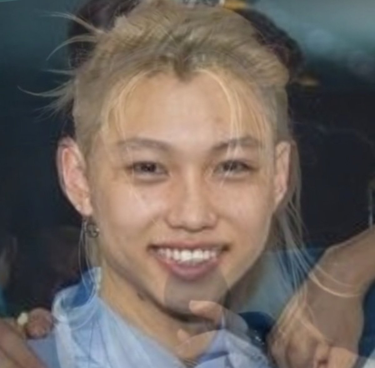 _NoNameBrand_'s tweet photo. I dont know why the blue suit pics are treated as a gotcha for accusations when he literally has the same features as those pics. https://t.co/lvmAaZAIsL