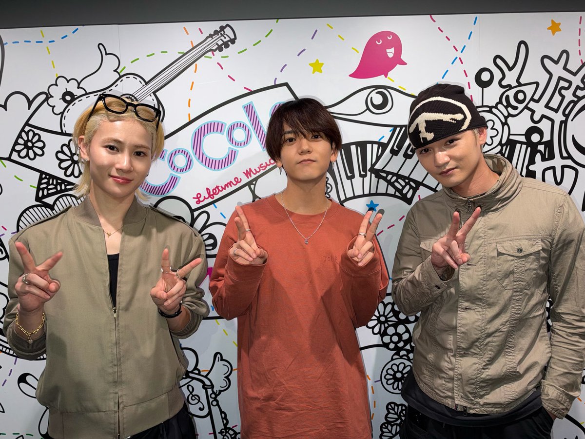 fantastics_fext's tweet photo. ＼このあと20:00〜生放送📻／

#中島颯太 がDJを務める
レギュラーラジオ
#FM802
「DESIGN YOUR FANTASTIC FUTURE」

大阪から生放送でお届けします！🗣️

本日は！📣
WOLF HOWL HARMONY から、
RYOJIさん&HIROTOさんがゲストで登場✨

ぜひお聴きください🙌🏻

🎧https://t.co/xxQIM2FOWg

@FM802_PR 
#DYFF 
@WOLFHOWLHARMONY 
#WOLFHOWLHARMONY 
#FANTASTICS
