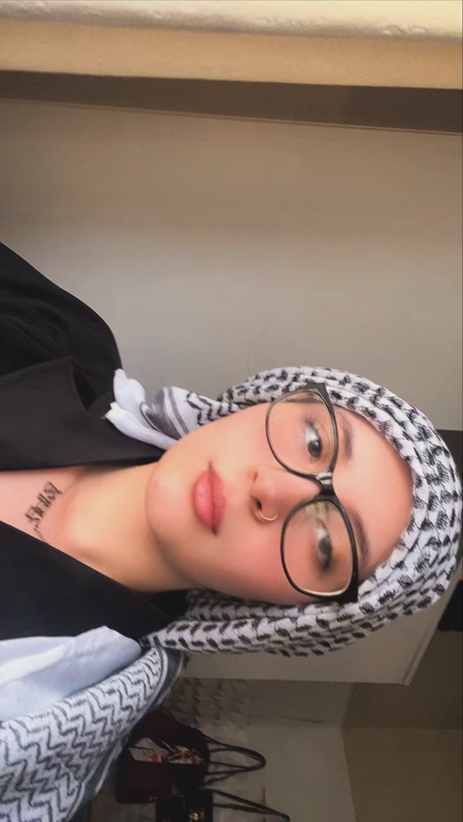 siakthv's tweet photo. Free Palestine ..

and i will forever be proud that i stan my angel Kim Taehyung https://t.co/ByF4bCqrPg