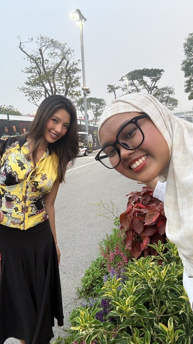 itsraceweekbaby's tweet photo. I MET LILY https://t.co/sFWnukXKxD