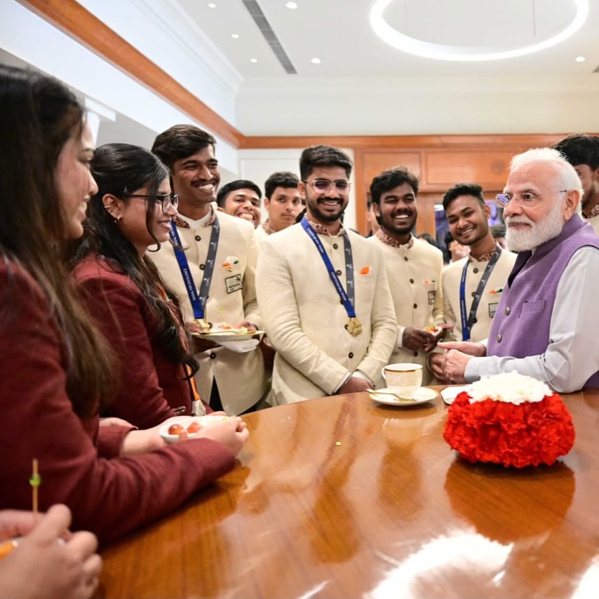 BJP4India's tweet photo. प्रधानमंत्री श्री @narendramodi ने आज 7, लोक कल्याण मार्ग पर WorldSkills Competition 2026 में अपने हुनर का लोहा मनवाने वाले होनहार युवाओं से मुलाकात की और बातचीत कर उनका उत्साह बढ़ाया। https://t.co/MRsKyYlbHr