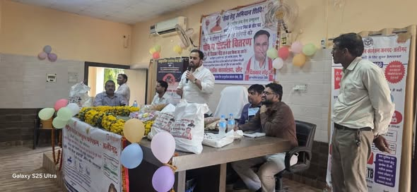 ntep_UP's tweet photo. #TBMuktBharat अलीगढ़ के खैर नगर पालिका  अध्यक्ष श्री संजय शर्मा के द्वारा100 क्षयरोगियों को गोद लेकर पोषण पोटली वितरण किया गया, ब्लॉक खैर में बीडीओ व अन्य स्टाफ द्वारा 70 क्षय रोगियों को गोद लेकर पोषण पोटली का वितरण किया गया @moansadhana @TbDivision @TBHDJ @khpt4change @nhm_up https://t.co/Eoz4rybPap