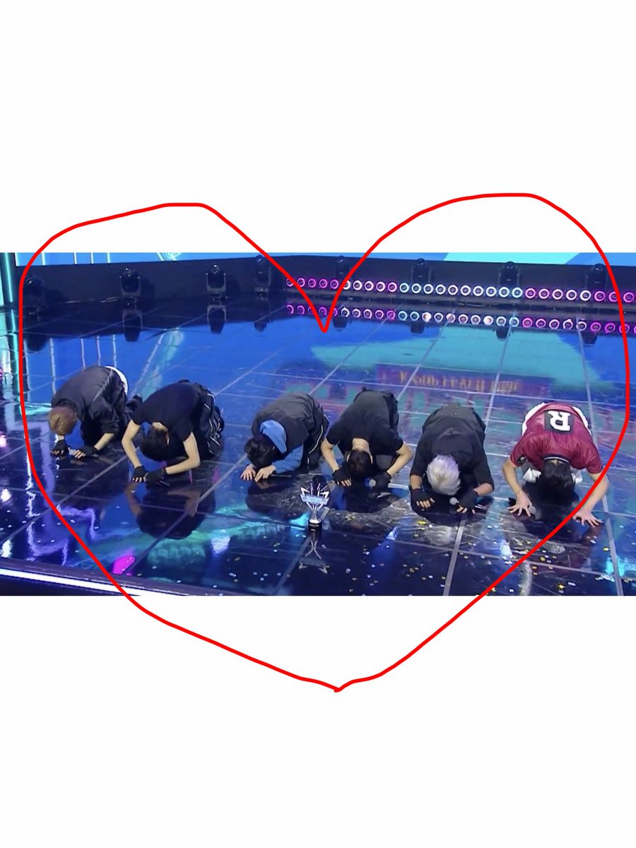 w0omi's tweet photo. 에투메가 더 좋아진 순간 : 쇼챔 첫1위한 순간!
단순히 1위라서 좋았던 게 아니라 에투메가 그동안 해온 많은 노력이 더 큰 세상에서 인정 받은 거 같아 너무 행복했고 에투메가 더 빛날 수 있게 오래 응원하고 싶다는 생각이 든 순간이에요ㅠ0ㅠ♥️
#내가_사랑하는_모든_에투메에게
#261011_82MAJORDAY https://t.co/R73BIn1CgZ