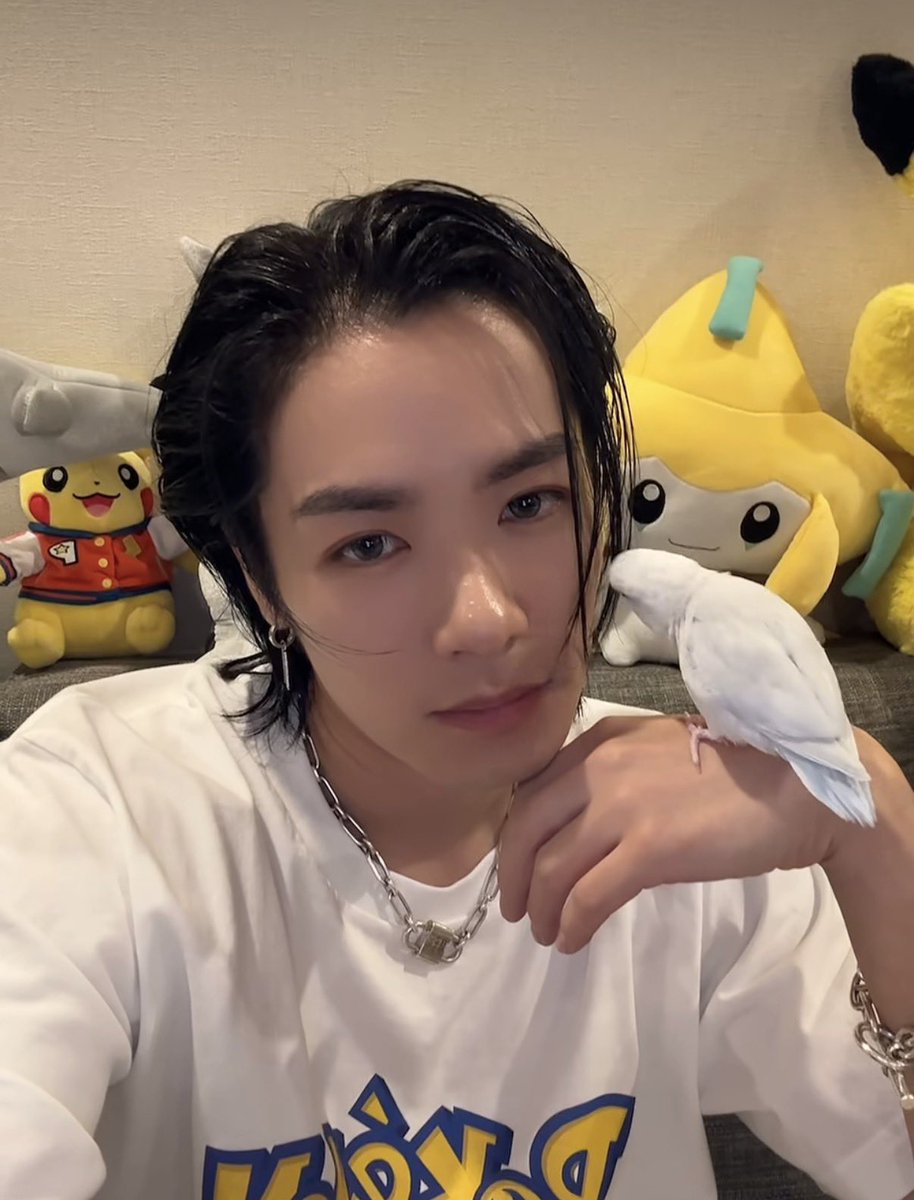 starlight___36's tweet photo. 壱馬さん、復帰直後は髪も長くなっていて美しすぎて直視できないくらいの眩しさだったけど久々にここまで髪短くなって今度は超絶キュートになられて流石に麗しさとかわいさのギャップで風邪ひく https://t.co/bvGRlDTONN
