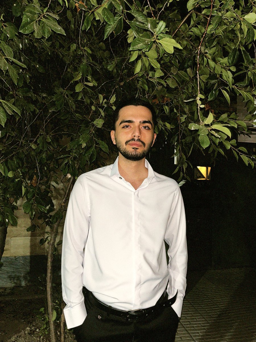 favkhalifa's tweet photo. امروز 24 ساله شدم https://t.co/ig0Hkn7Hrt