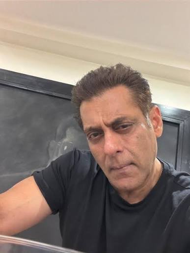 Being_Saloda's tweet photo. Latest Pictures :
Megastar Eidi Born Star
#ShahRukhKhan #SalmanKhan https://t.co/QyD7cD8qhu