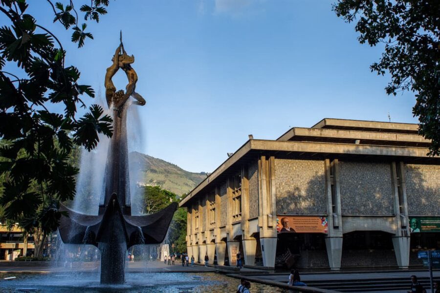 maxgilr's tweet photo. Felices 223 años amada @udea
#LaUPúblicaMeDioTodo https://t.co/fS08a8RQLX