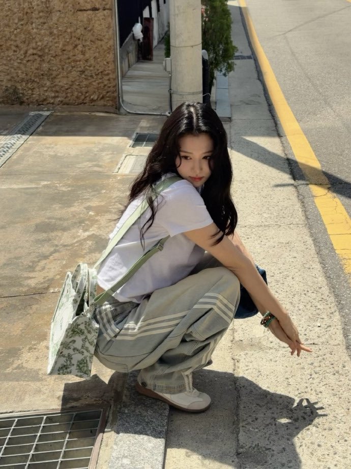 caomuyaya's tweet photo. 아디다스가 잘어울리는 사람이 좋아 https://t.co/G78XNA2Mnx