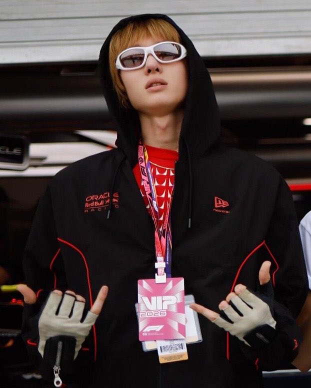 marttiniey's tweet photo. ISTG MARTIN, YOU’RE LITERALLY THE COOLEST TEENAGER TO EVER EXIST 😭❤️

MARTIN BREAKS THE SOUND BARRIER
#MARTINatSuperSonic
#CORTISatF1
#MARTIN #마틴 https://t.co/k2F879cGW2