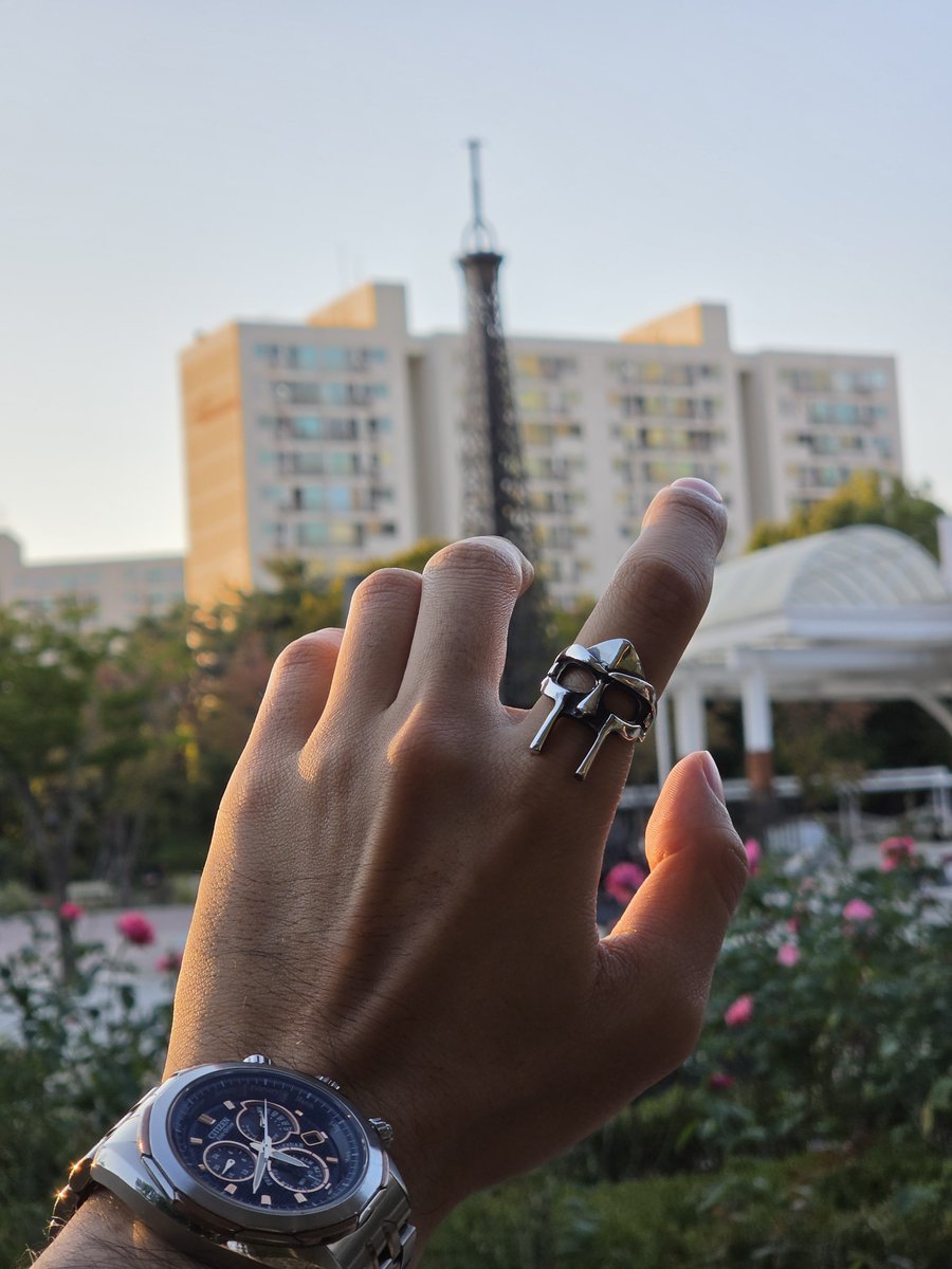 andrewb0922's tweet photo. MF DOOM 💍
진짜 너어무 이쁘다 ㅎㅎ
I miss you and your rhymes

#MFDOOM https://t.co/GsGqt3HNCW