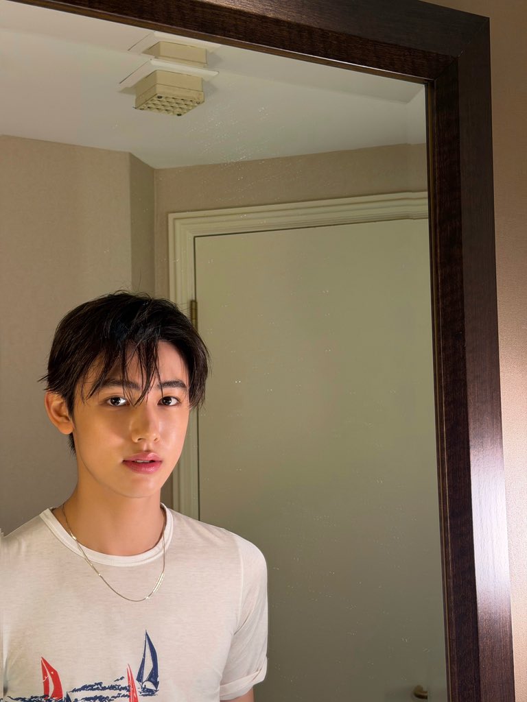 Catio113's tweet photo. @eomlandvnfp The energy of the track matches EOMSEAN’s vibe, EOMPRODIGY’s subtle star power turns this scene truly EOMPRESSIVE.

EOM LEADS THE GRID

#SEONGHYEONonTRACK
#SEONGHYEON #성현
#CORTISatF1 https://t.co/Cx4uiwmt5g