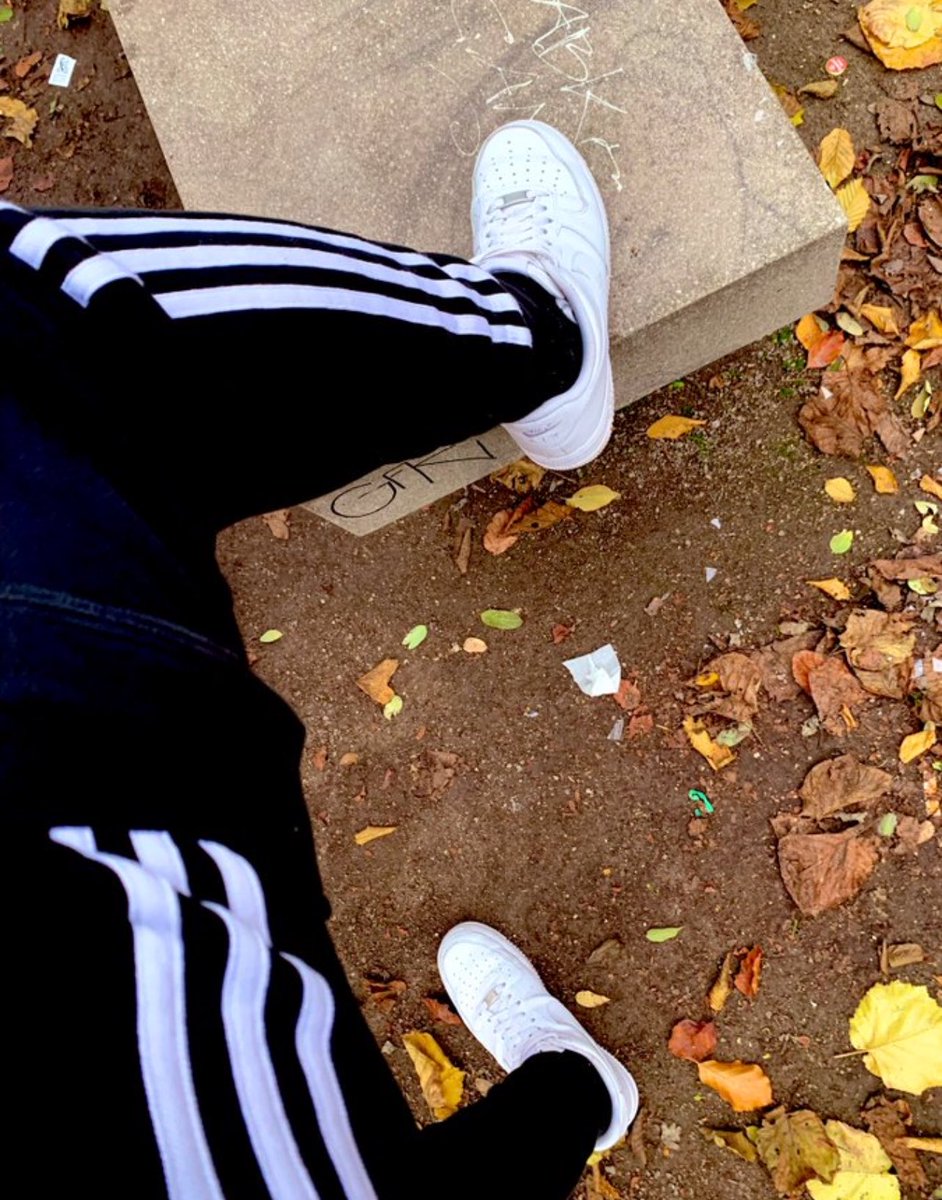 CashMaster2t3's tweet photo. Gehorche und diene du Hund 🐶 

#Feet #Alpha #Sklave #Pay #Cash #Sub #Findom #master #Dom #Sissy https://t.co/yjUJXAmzfn