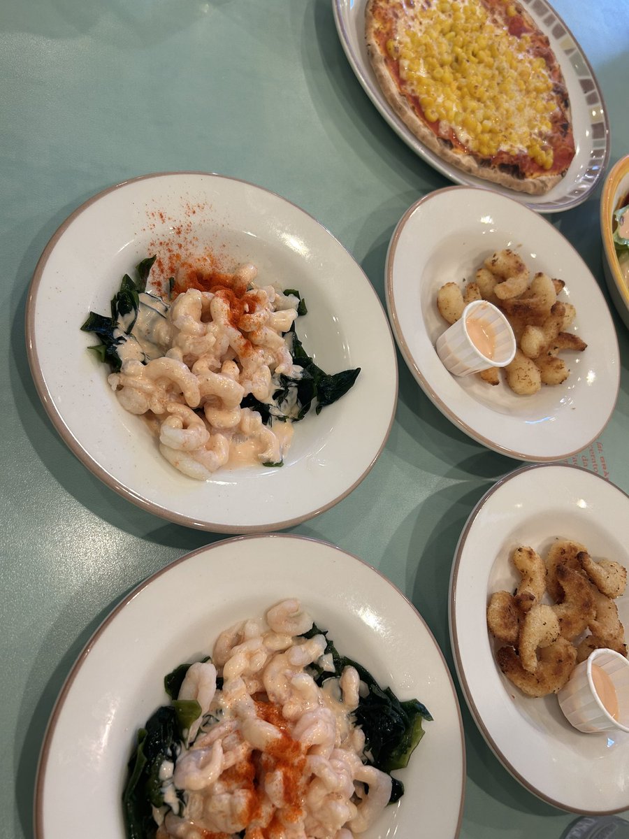 mooototadetaina's tweet photo. 🍕ほんとにおいしい( ; ; )♡

パスタとドリアも食べたかったけど我慢!! https://t.co/Y7FKtZg2CL
