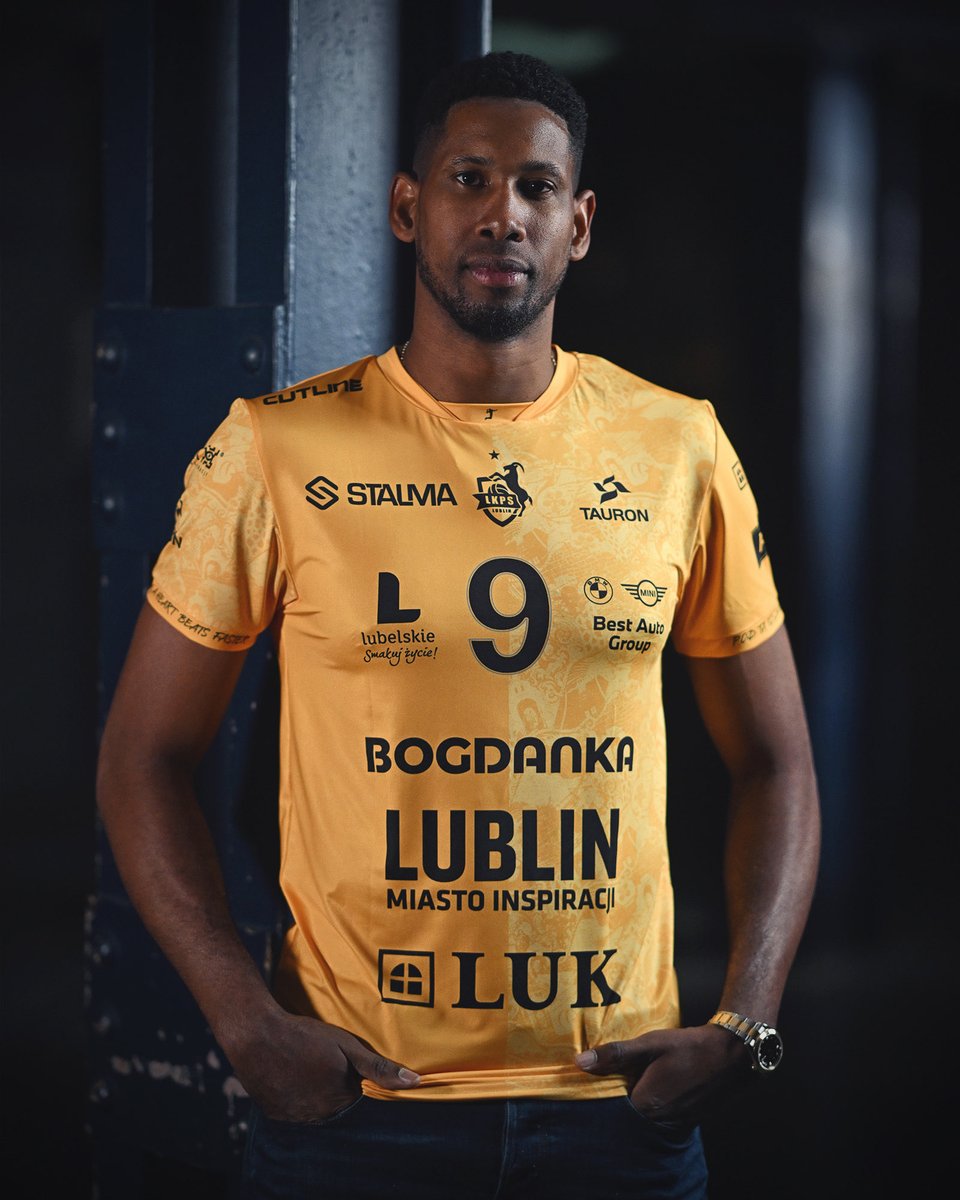 LukLublin's tweet photo. W domowych barwach 📸🟡⚫️ | In our home colours 📸🟡⚫️ https://t.co/Zehnc6Ou9H