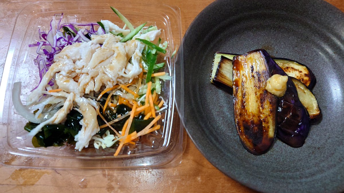 matsu0321s's tweet photo. 今日の晩ご飯🍴 10/9

朝晩はすっかり涼しくなった多摩北東部

先日見つけたゆでうどんを使って、豚汁のおっきりこみうどん、ぐんまちゃんなす焼き😋
豚汁は沢山作ったので明日以降も

図らずも群馬食になったのは、あの方の謀略だな🤣

美味しゅうございました😋

 #おうちごはん https://t.co/cO9LO8ZU1t