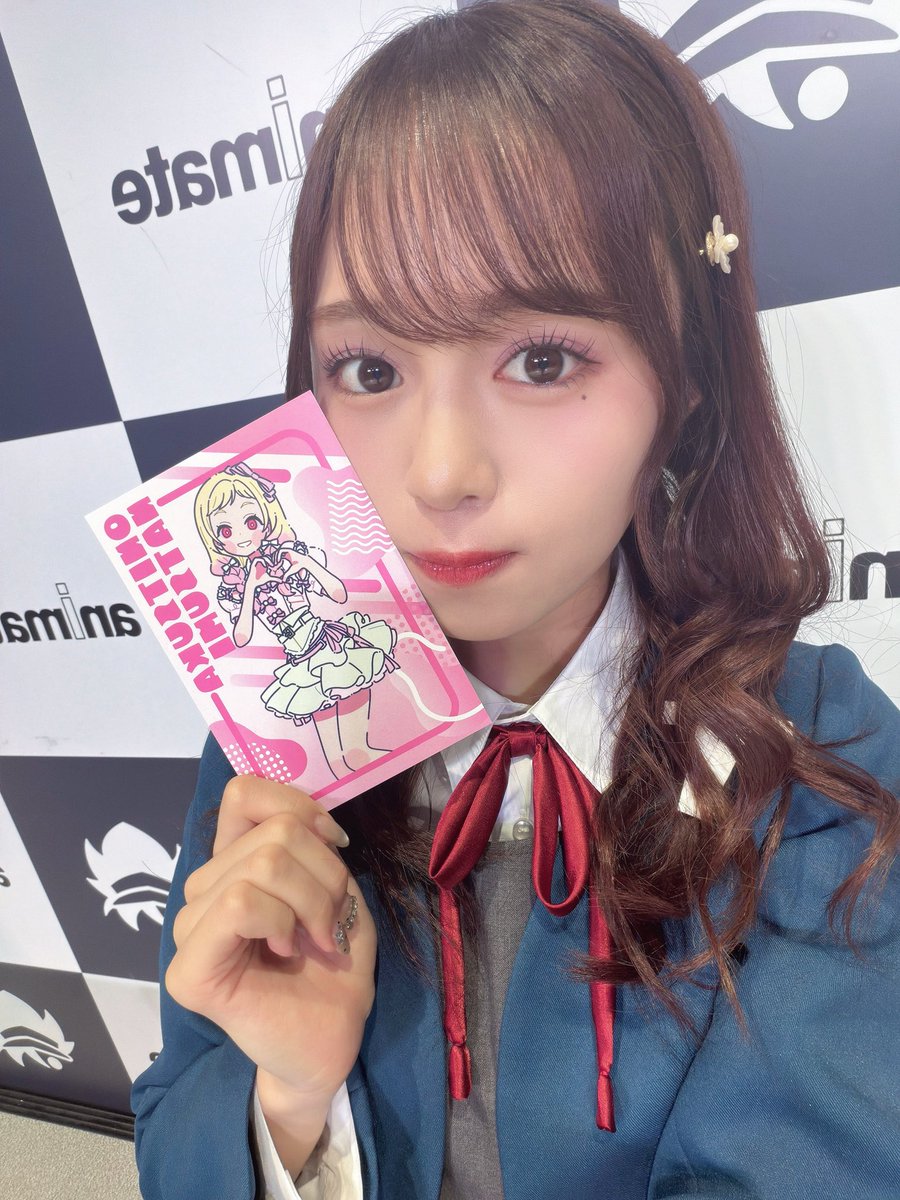 AyaEmori_BOX's tweet photo. お渡し会！ありがとうございました！| ‹:)⁾⁾

会えて話せてとても楽しかった〜!!
話す内容を考えて伝えてくれてありがとう！

今日お会いできなかった方もいつか会えたらいいなぁ😌

今日は久しぶりに初期の頃にしてたコテのMIX巻にしてもらったよ💇🏼💈
#lovelive #Liella https://t.co/0wWX7EQtdl