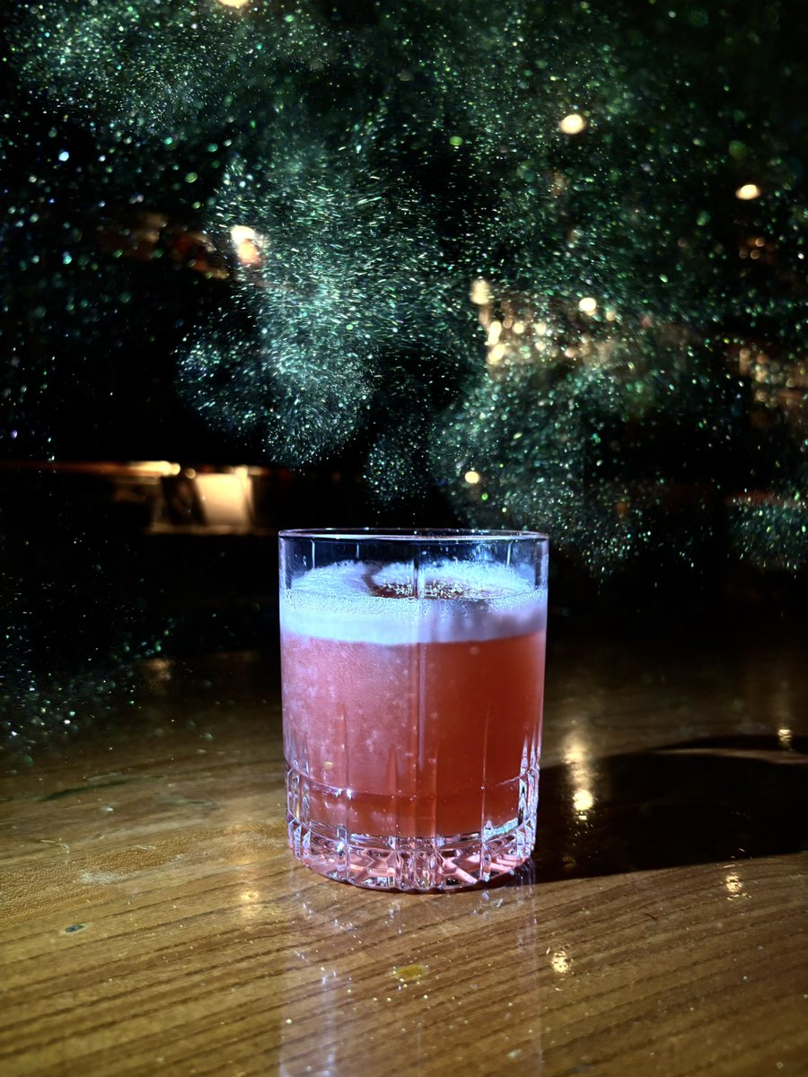 musical_barman's tweet photo. 【新作ミュージカルカクテル】
〜アメリカンドリーム〜

いよいよ来週からミスサイゴンのプレビュー公演が始まりますね！待ちきれません！！
本日から3作品の新作発表しますのでお楽しみに！！

https://t.co/BHDv1hm7ZW

#ミュージカル
#ミュージカルバー
#ミスサイゴン https://t.co/4K3R09t5Yk