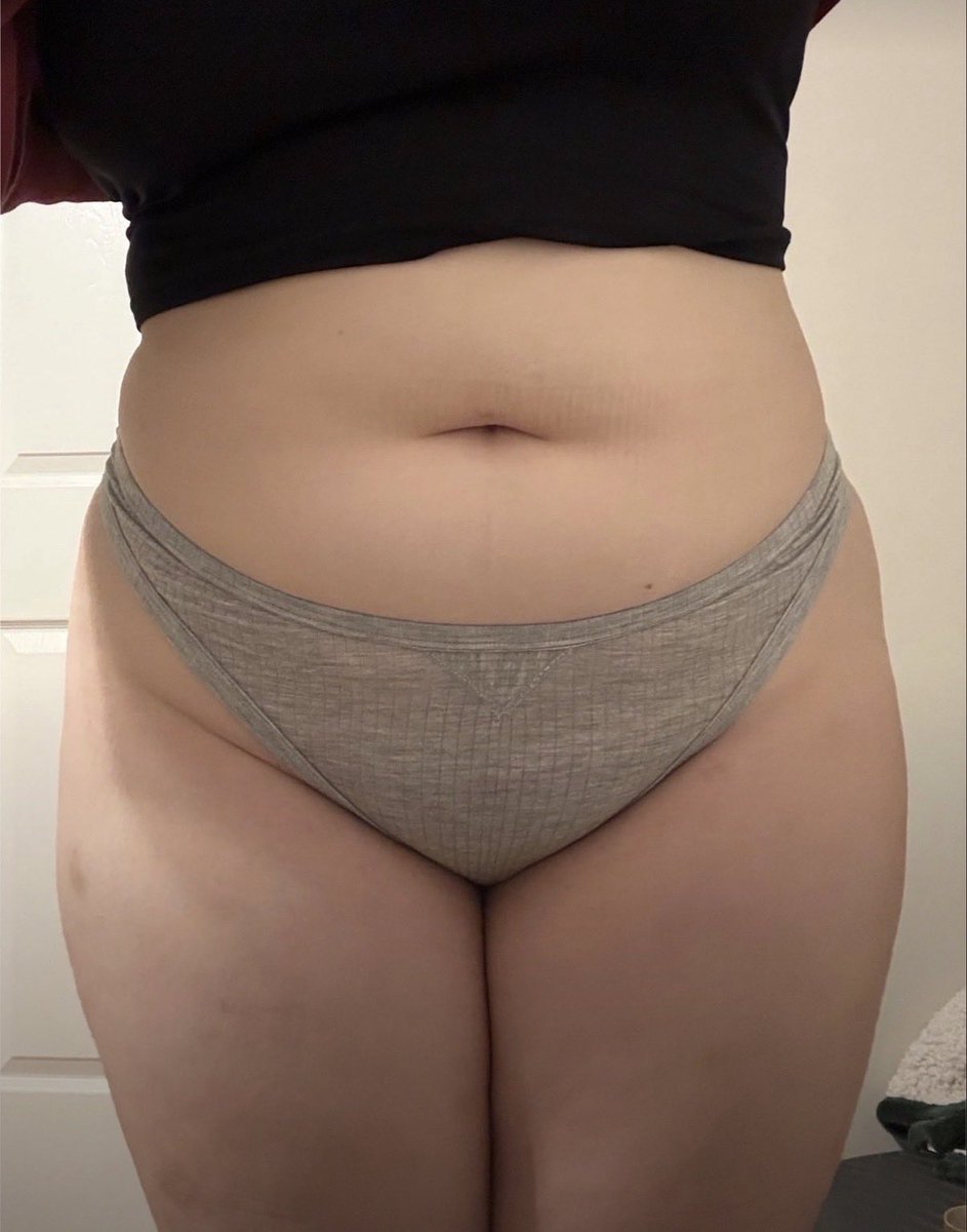 Lizanna_skinny's tweet photo. 2 months and -11Kg  (24 lbs) ⋆ ˚｡⋆୨୧˚
-~-~-~-~-~-~-~-~-
8/9/26- 175 lbs (79.5 Kg)
10/9/26- 151 lbs (68.5 Kg)
‧₊˚❀༉‧₊˚.

#edrtwt #editwt #bodycheck #wl #ricecaketwt https://t.co/tiHiDW0Dsm