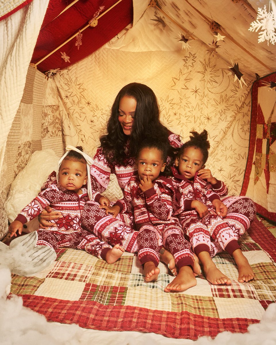 SavageXFenty's tweet photo. Cozy up to a little holiday magic in matching onesies 💫 https://t.co/LGBVTDuMK0 https://t.co/4KACbThFtY