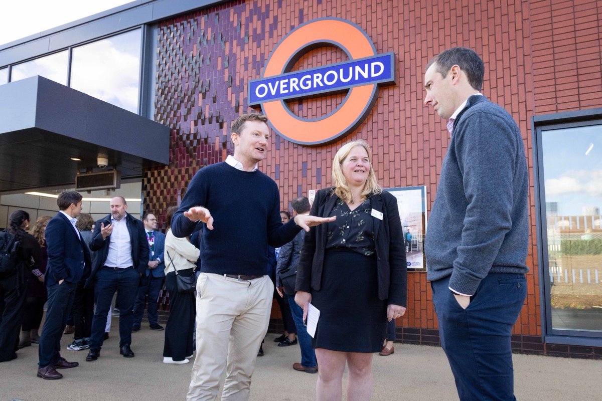 SebDance's tweet photo. Delighted to join partners at Surrey Quays this week to mark the opening of the station's new entrance and ticket hall.

As well as making the station fully step-free, the upgrade will help support the thousands of new homes and jobs coming to the area. ♿🚉 https://t.co/zroo3XoTSo