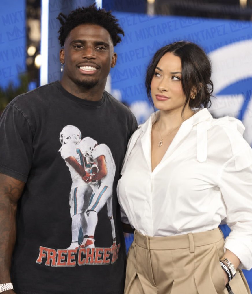 mymixtapez's tweet photo. Tyreek Hill testified that he caught his ex-wife stealing repeatedly before they got married, but still married her:

“She was stealing around $60K a month… before and during the marriage.” 😳 https://t.co/HxtXJ4ruzr