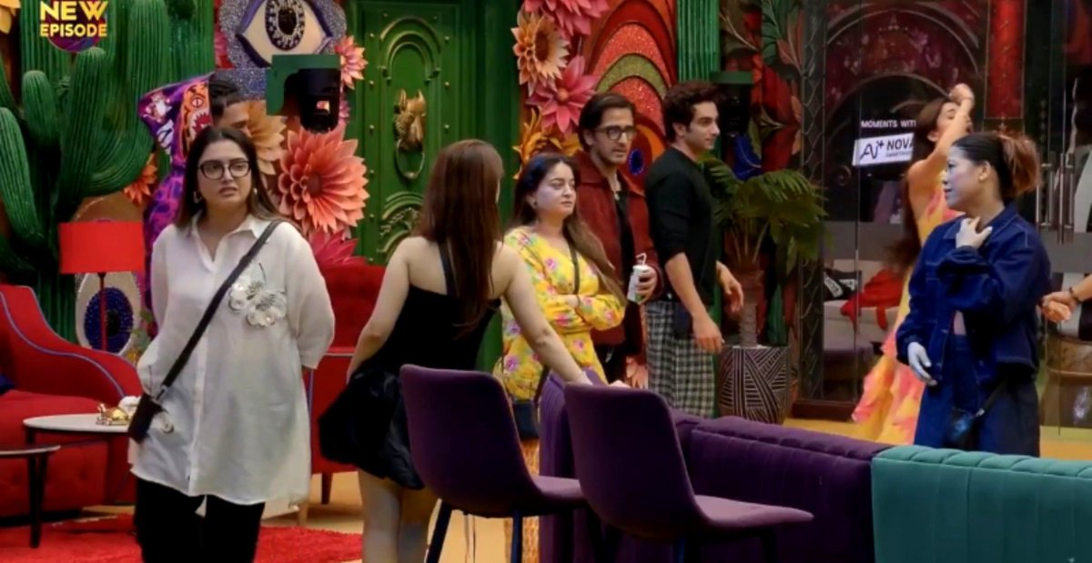 akash_rtt's tweet photo. Jo Kal 80% k upper rr kr rhe the, bi aaj 25% ko sahi kehre h😂🤡

Hypocrite!!
#BiggBoss20 #KanikaMann #Gullu https://t.co/39OtJIi8MK