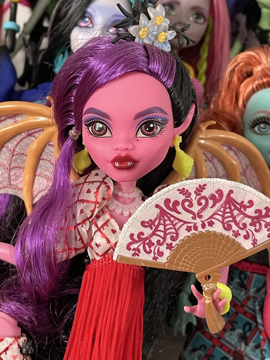virginiatidewtr's tweet photo. dolls i want to see all the time https://t.co/WOZEn3OtQ9