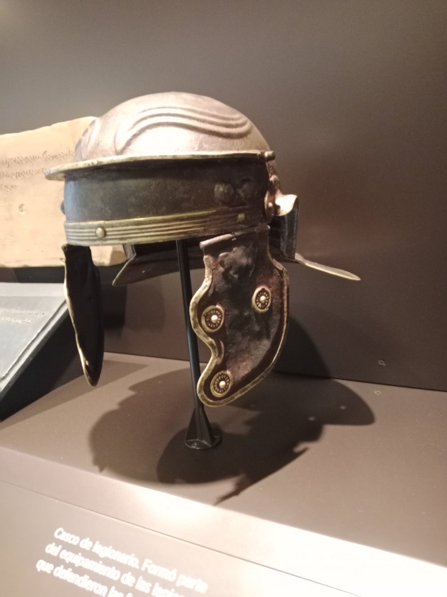 Knightly_Hist's tweet photo. Doing some tourism

HELMETS! SWORDS! https://t.co/m9B50XpBZ6