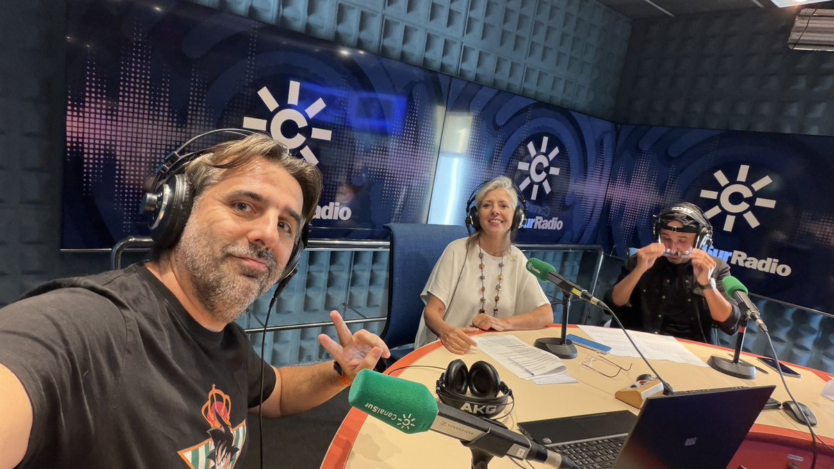 VivaErManga's tweet photo. ¡En directo en @CanalSurRadio para hablar de manga, cómic, Dragon Ball, Andalucía y la @birdlandpress2!

En @AndaluciaAhora_ para echar un ratito bueno en esta tarde de viernes tan espléndida 😍

#CanalSur https://t.co/PreIEiDWwA