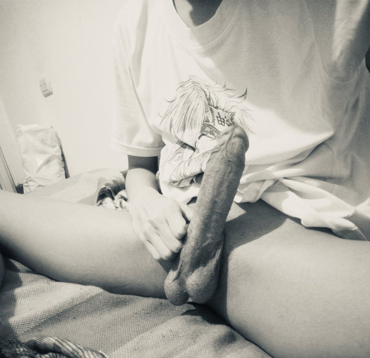 Mugiwara7a's tweet photo. Hai beb, my dick is hard https://t.co/vdGsbJSdto