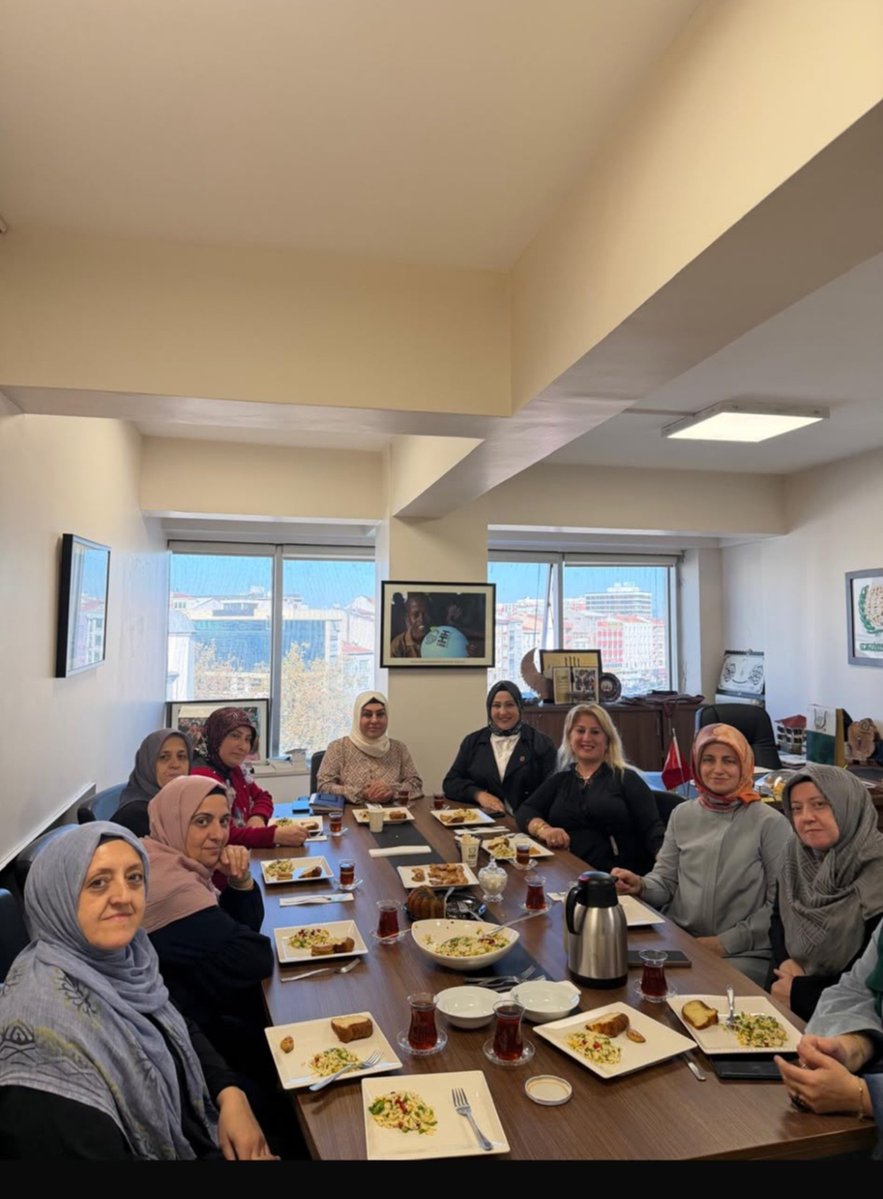 MHP_GOP's tweet photo. KAÇEP’ten Sorumlu İlçe Başkan Yardımcımız Sn. Şule Yılmaz ve yönetimi, İHH Gaziosmanpaşa Şube Başkanlığı görevine atanan Sn. Akise Yılmaz’a hayırlı olsun ziyaretinde bulundu.

Nazik ev sahipliği ve misafirperverliği için Sn. Akise Yılmaz’a teşekkür ediyor, yeni görevinde başarılar diliyoruz.

#MHPGaziosmanpaşaİlçeBaşkanlığı
